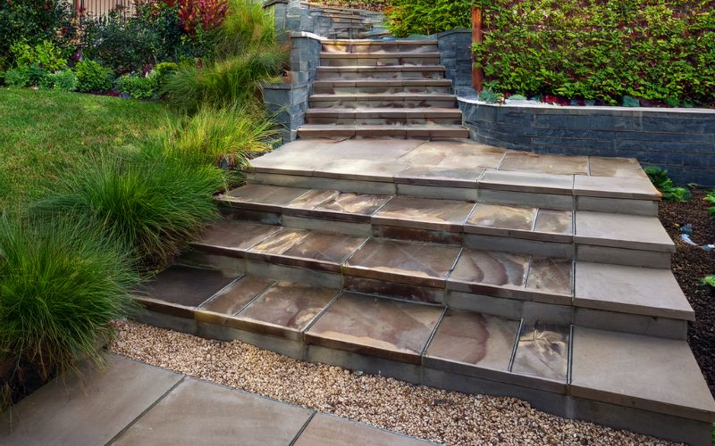 Renovering av villatomt inklusive uppfart och parkering i Täby, Enhagen | Markarbete, Schaktning i Täby Stockholm