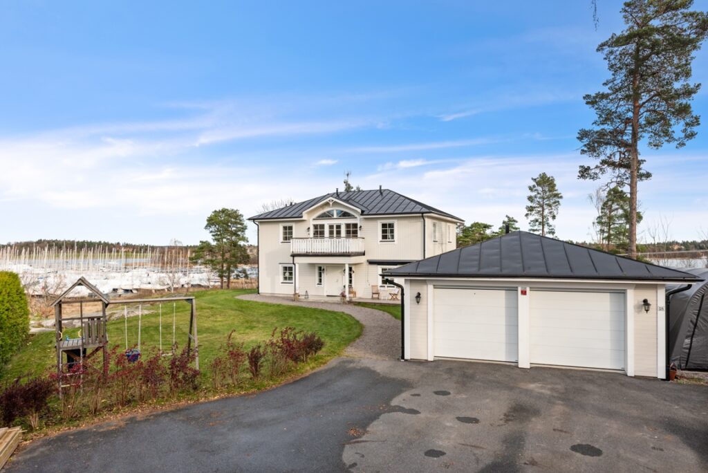 Asfaltering Garageuppfart. Svinninge Åkersberga i Stockholm | Markarbete, Schaktning i Täby Stockholm