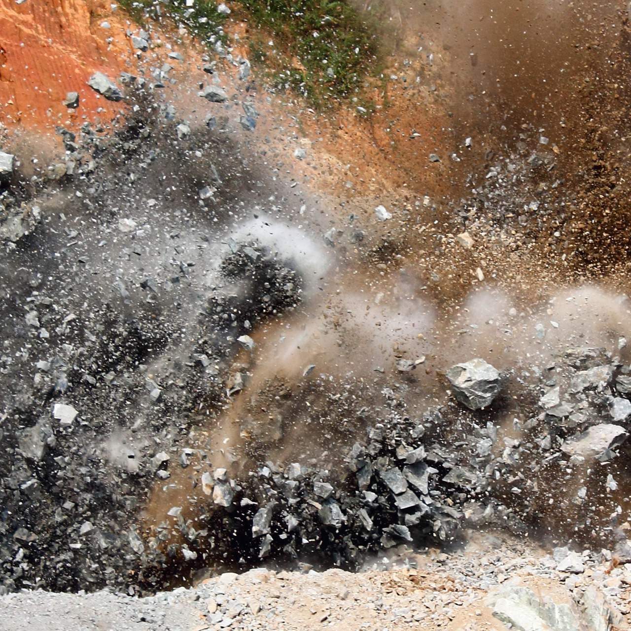 spräcka berg 1280x1280